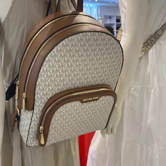 Michael Kors Jaycee Large Zip Pocket Backpack Vanilla - Picture 15 of 16